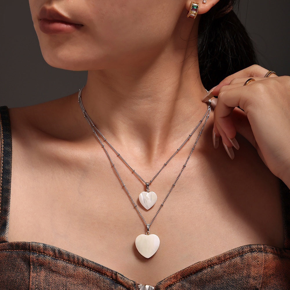 Stainless steel plated 18k gold heart-shaped shell pendant necklace