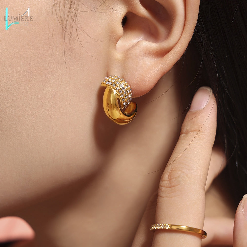Crescent shaped creative diamond stud earrings