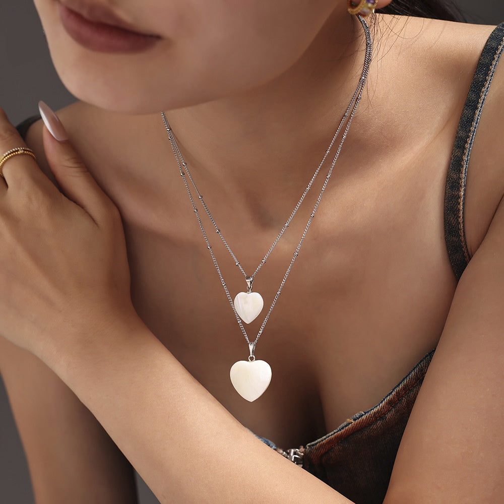 Stainless steel plated 18k gold heart-shaped shell pendant necklace