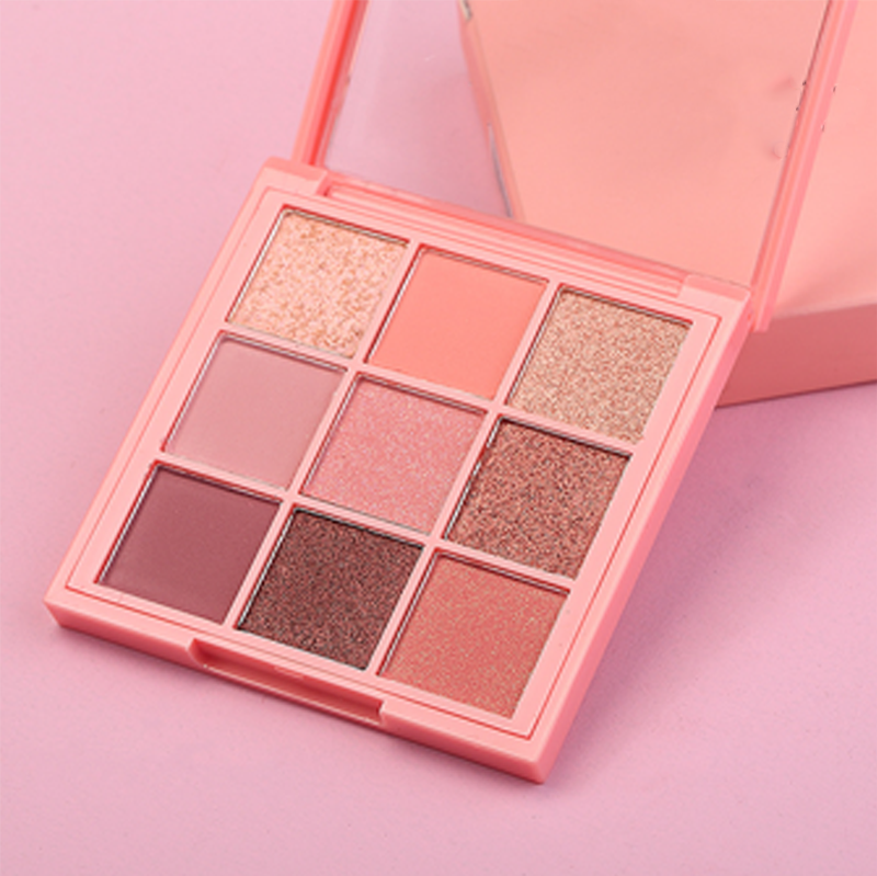 Pumpkin-colored earth-tone matte eyeshadow