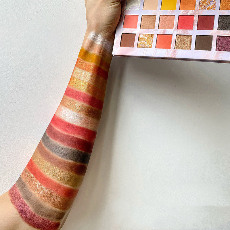 3D Pearlescent 18-Color Eyeshadow Palette